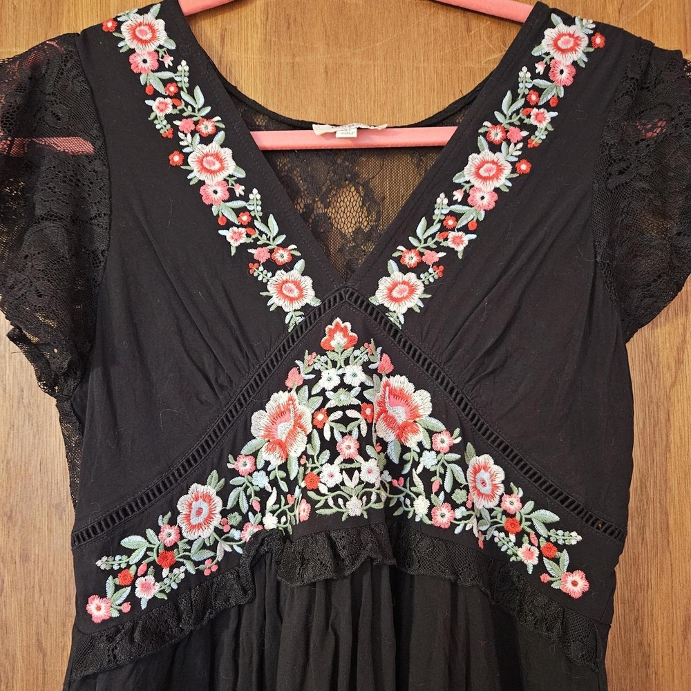 Black Umgee USA Dress Medium with Floral Embroidery